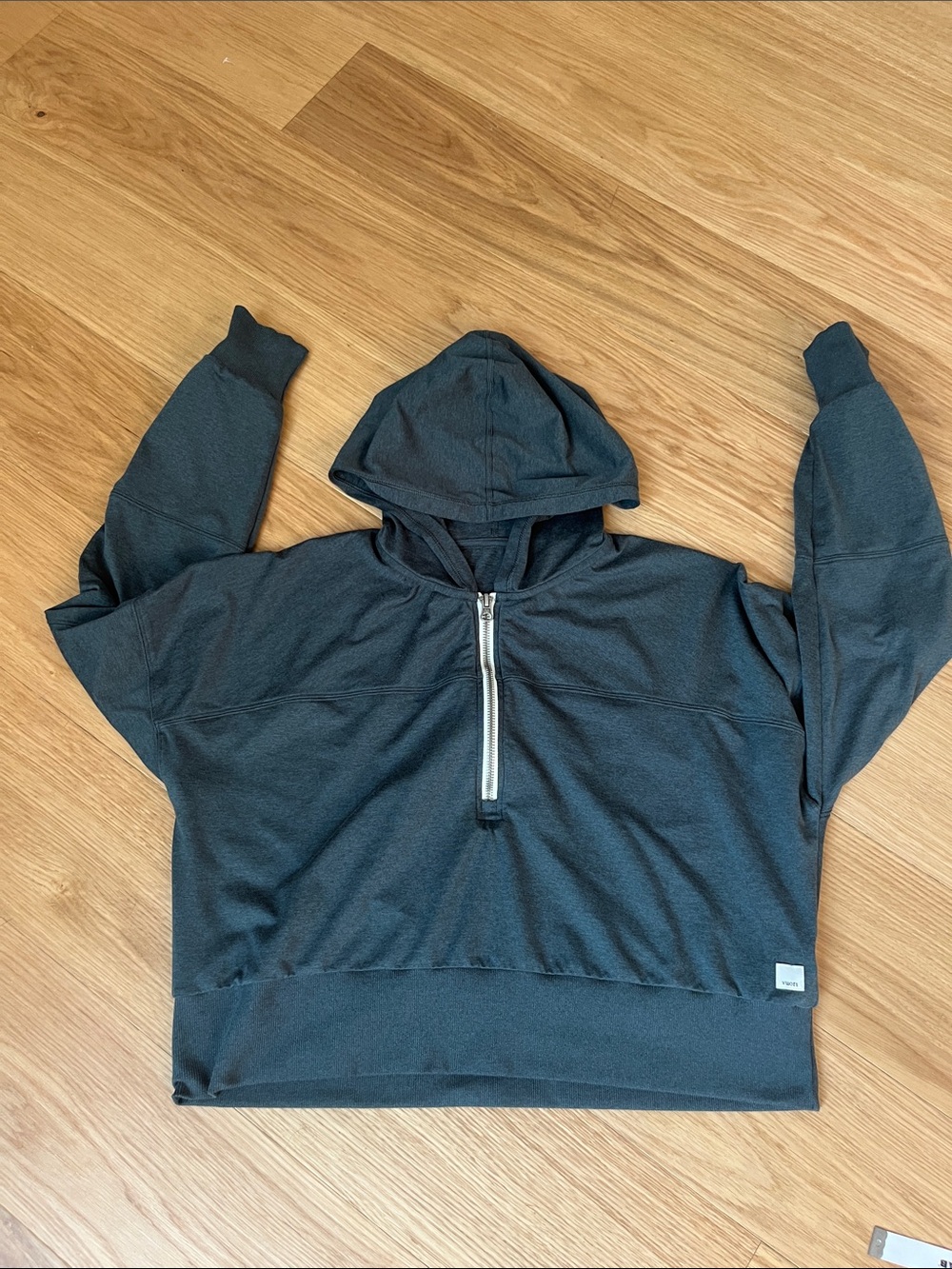 Vuori Women’s Halo Half-Zip Cropped Hoodie-grove Heather size L